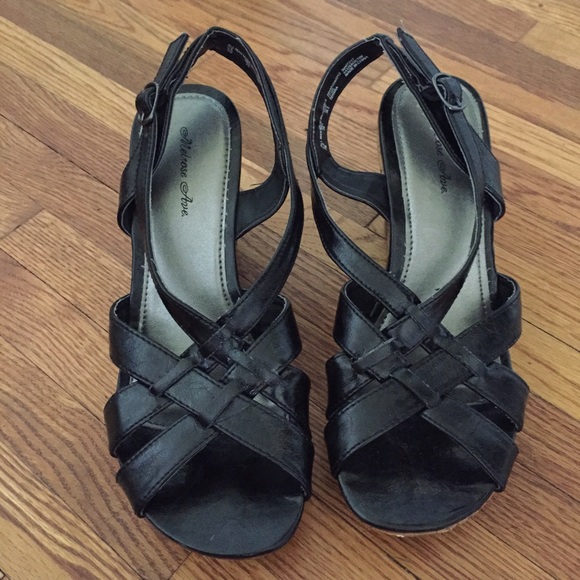 Size 7 Black and brown 3 inch wedges