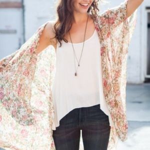 Brandy Melville Alexis floral kimono