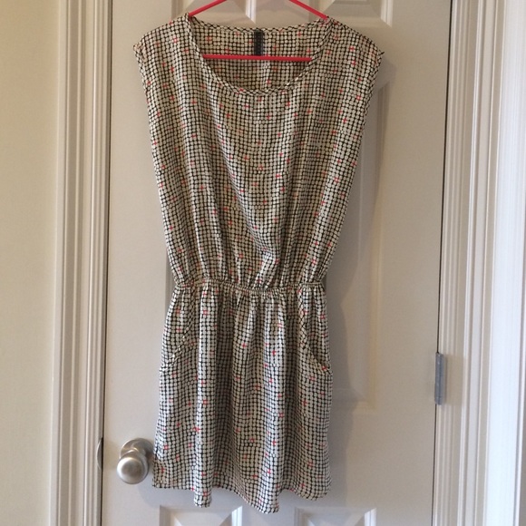 Geometric patterned tunic.