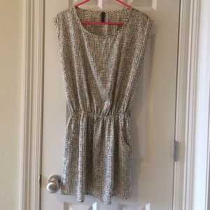 Geometric patterned tunic.