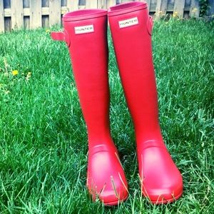 Red Hunter Boots "Tour"