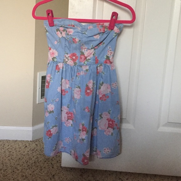 Forever 21 Dresses & Skirts - floral dress