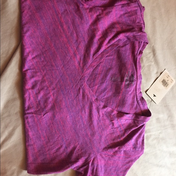 V-neck tee