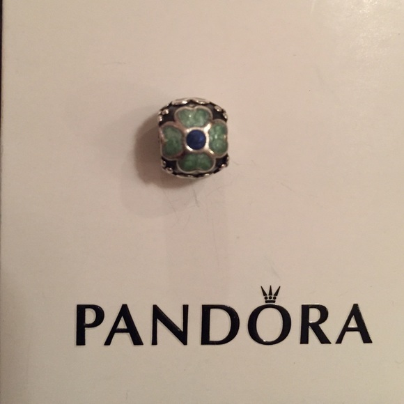 Blue flower pandora bead🌸