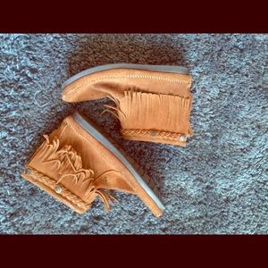 American Eagle Fringe booties!