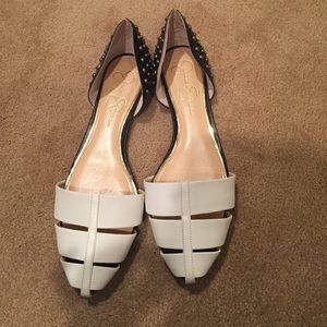 Never been worn Jessica Simpson flats.