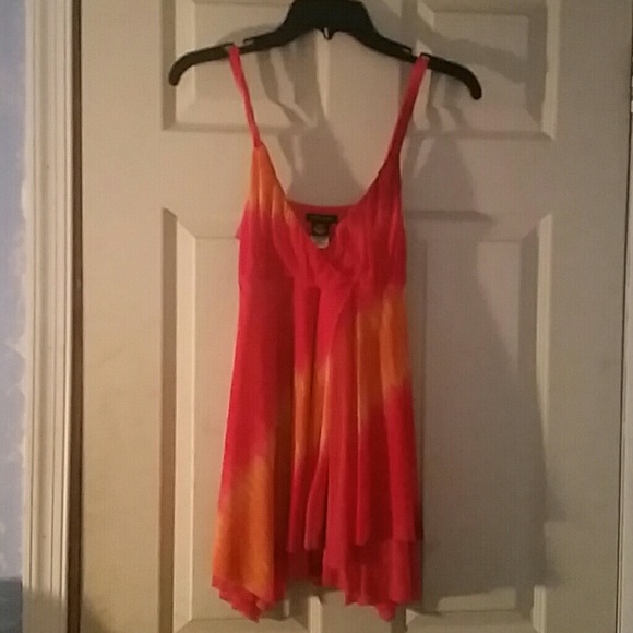 Guess summer top Great condition! Worn once - Picture 1 of 4
