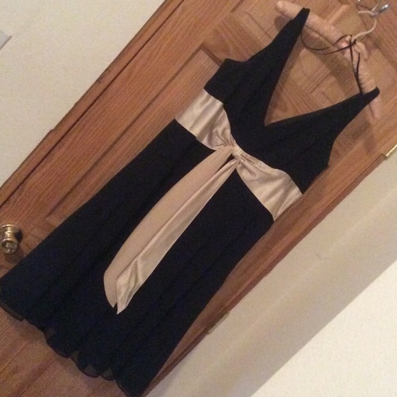 Scarlett Dresses & Skirts - Sexy LBD perfect holiday party business cocktail