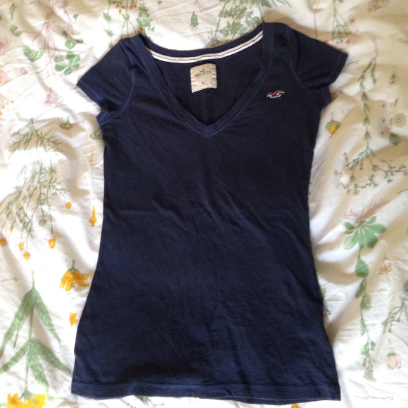 Navy blue Hollister top - Picture 3 of 3