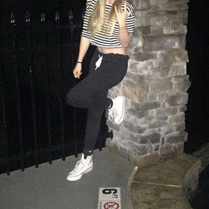 White and black long sleeve crop top