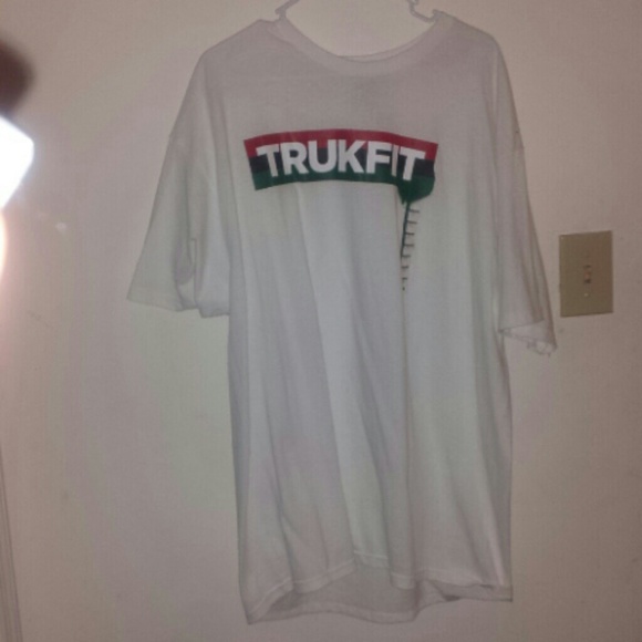 Trukfit t-shirt