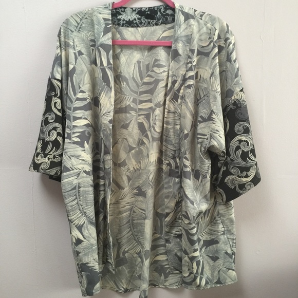 Tropical print kimono