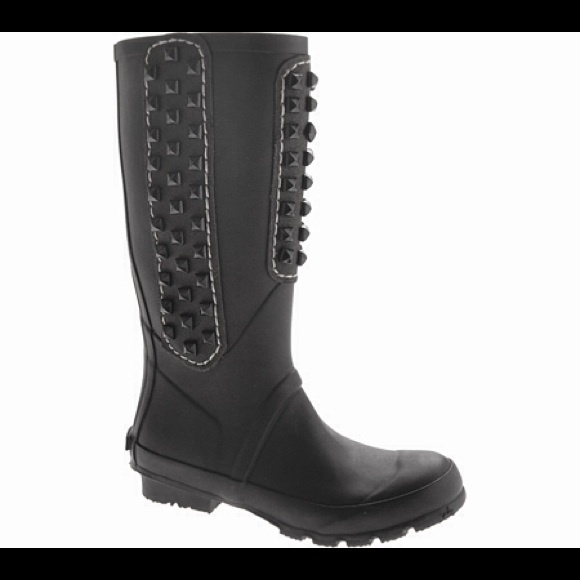 bcbgmaxazria boots