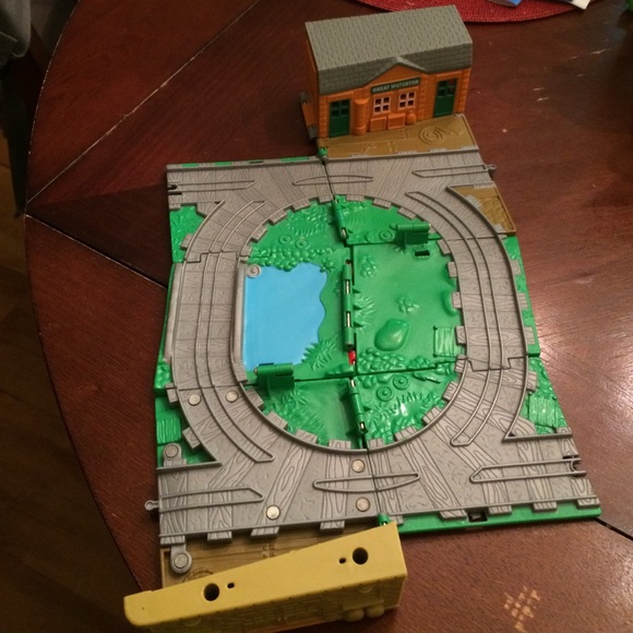 Carrying to go train set, used.