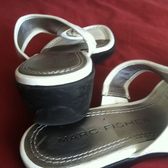 White sandals - Picture 3 of 4