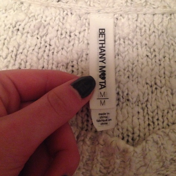 Sweater🌸 - Picture 3 of 4