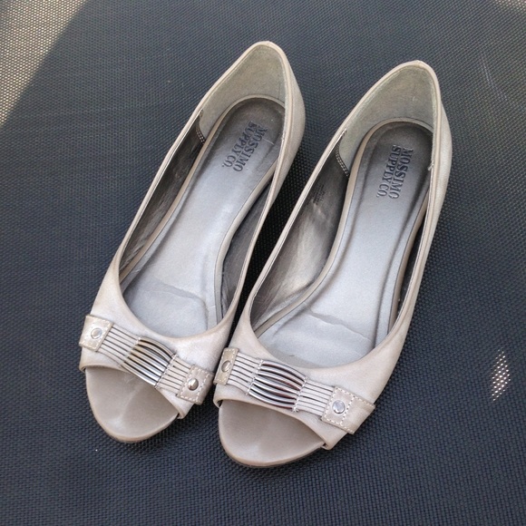 Gray flats