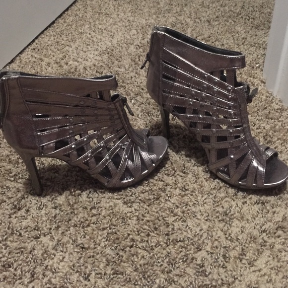 Anne Michelle heels