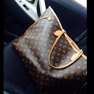 Authentic Louis Vuitton never full Gm