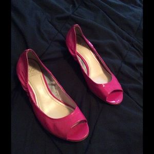 Beautiful hot pink Vince Camuto cork mini wedges!