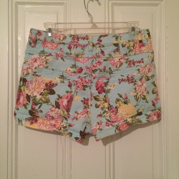 🚫sold in bundle Host Pick Floral High Waist Short - Picture 3 of 3