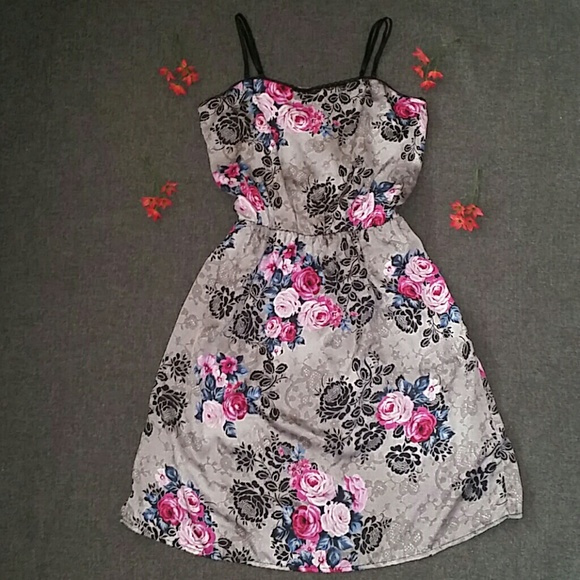 dress - Picture 2 of 4