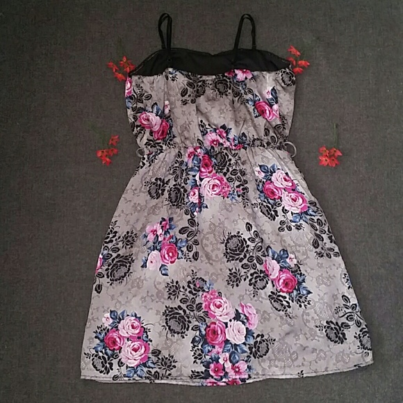 dress - Picture 3 of 4