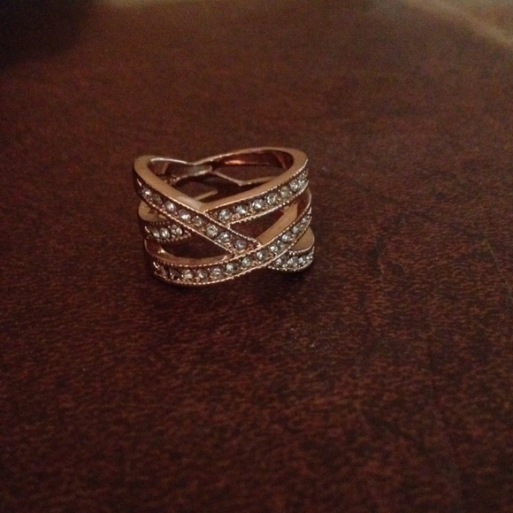 Rose gold plated ring with pace diamonds
