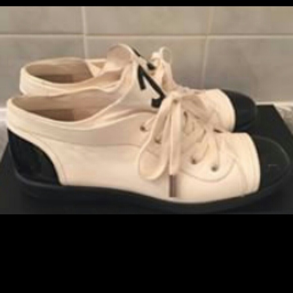 Chanel sneakers - Picture 2 of 3