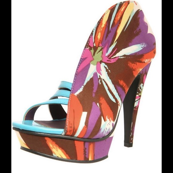 Michael Antonio Taft Pumps