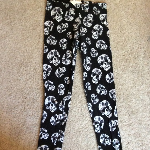 Super comfy skull leggings