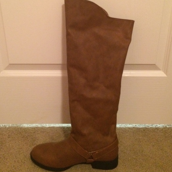 Beautiful NWOT over the knee brown  boots