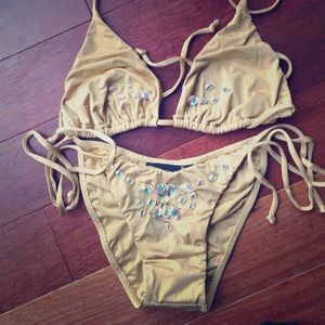 Gold and diamonds! Beach bunny set! Super sexy!