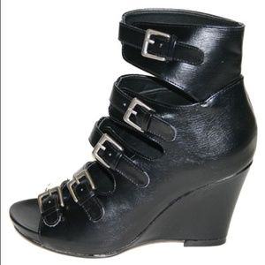 Madden Girl black strapped wedges