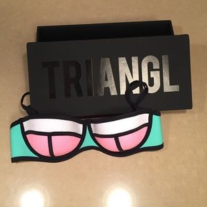 Authentic Triangl top, Medium Poppy