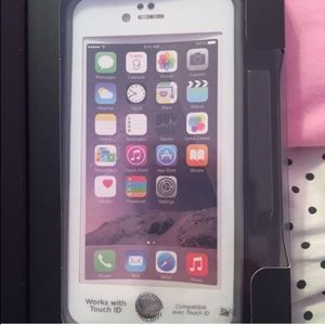 White lifeproof case