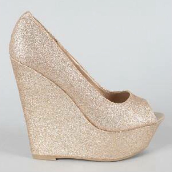 Sassy New Gold Wedge💋💋