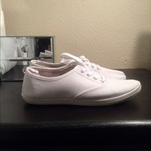 White Ked (like) shoes