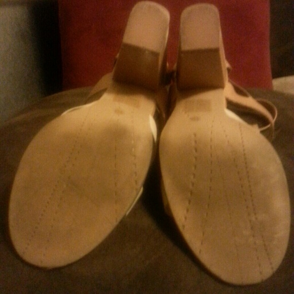 Dolce Vita Shoes - Picture 3 of 4