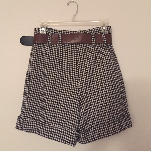 Super Stylish high waisted shorts! - Picture 2 of 3