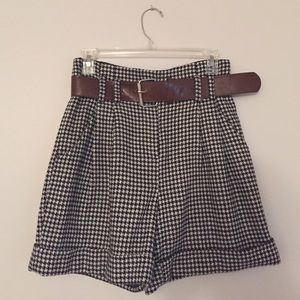 Super Stylish high waisted shorts!