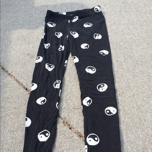 Yin yang leggings