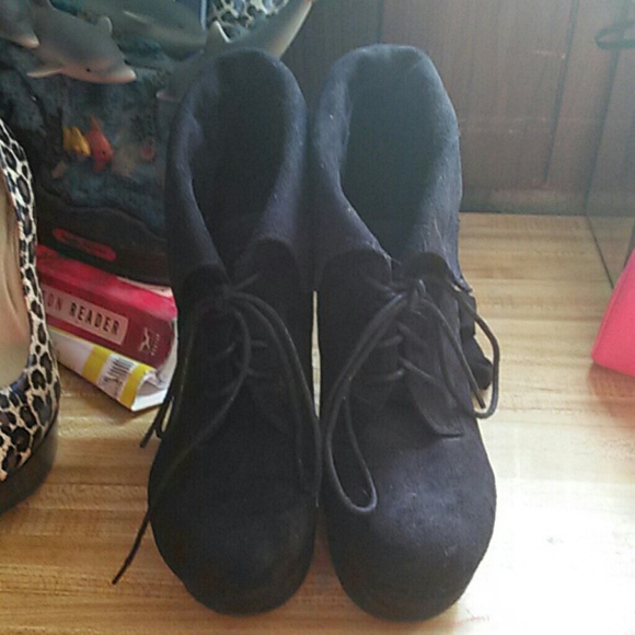 Suede wedge booties - Picture 2 of 2