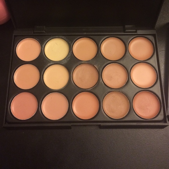 Cream contouring palette.