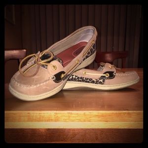 SPARKLE CHEETAH SPERRYS SIZE 8!
