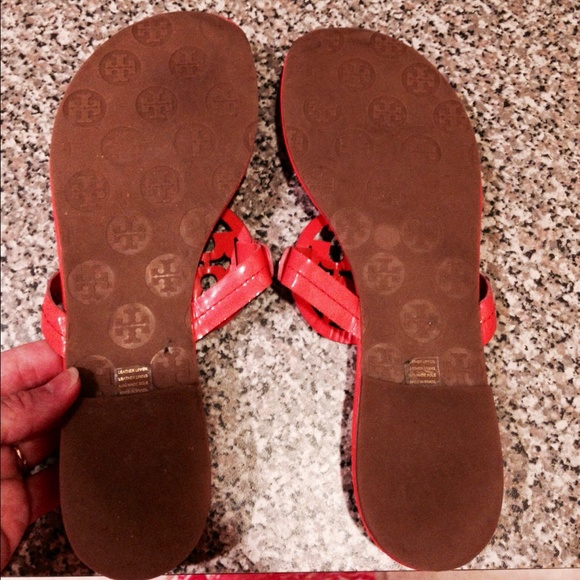 Authentic Tory Burch Patent Coral Miller Sandals - Picture 2 of 4