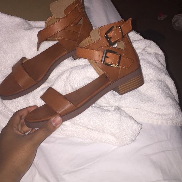 Brown sandals from forever 21 - Picture 1 of 2