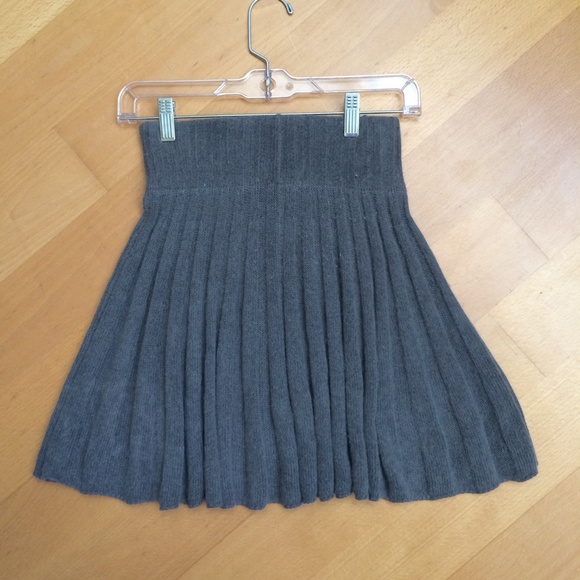 BRANDY MELVILLE FALL gray skirt