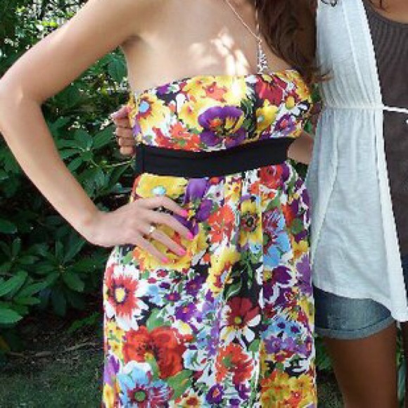 Dress - Picture 2 of 2