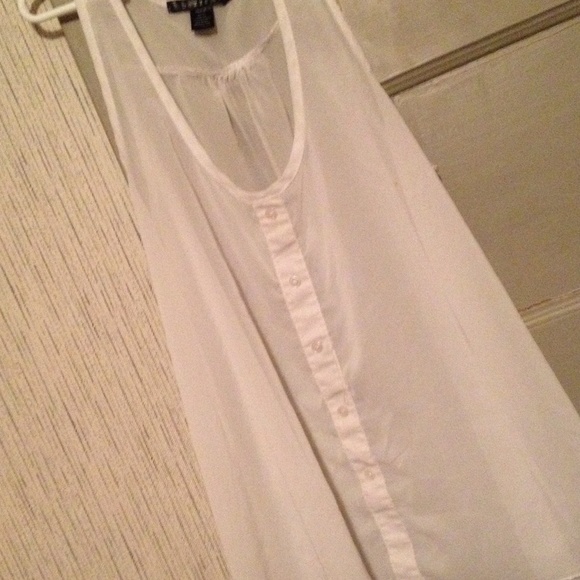 White flowey shirt